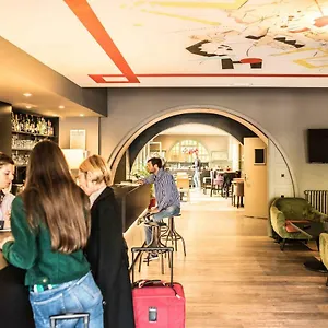 https://le-comte-rouge.hotels-rhonealpes.com