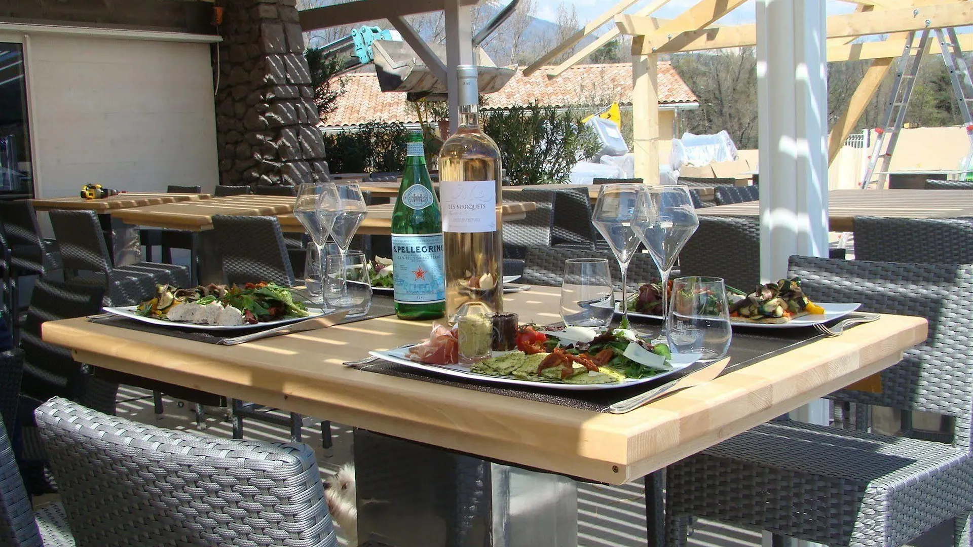 Hotel Le Mas D'Estello Tallard 3*,